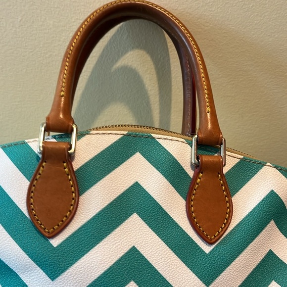 Dooney& Bourke Satchel Shoulder Bag Wavy Lines coated canvas green / Wh   Brown - Picture 3 of 17